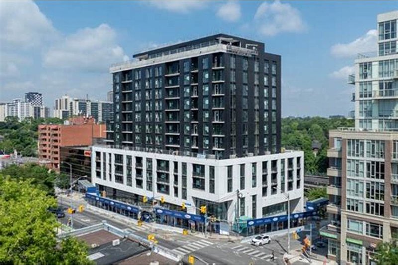 1662 Bloor St W Toronto
